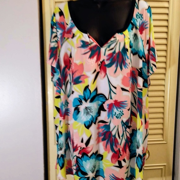 Floral print short sleeve top - Picture 3 of 3